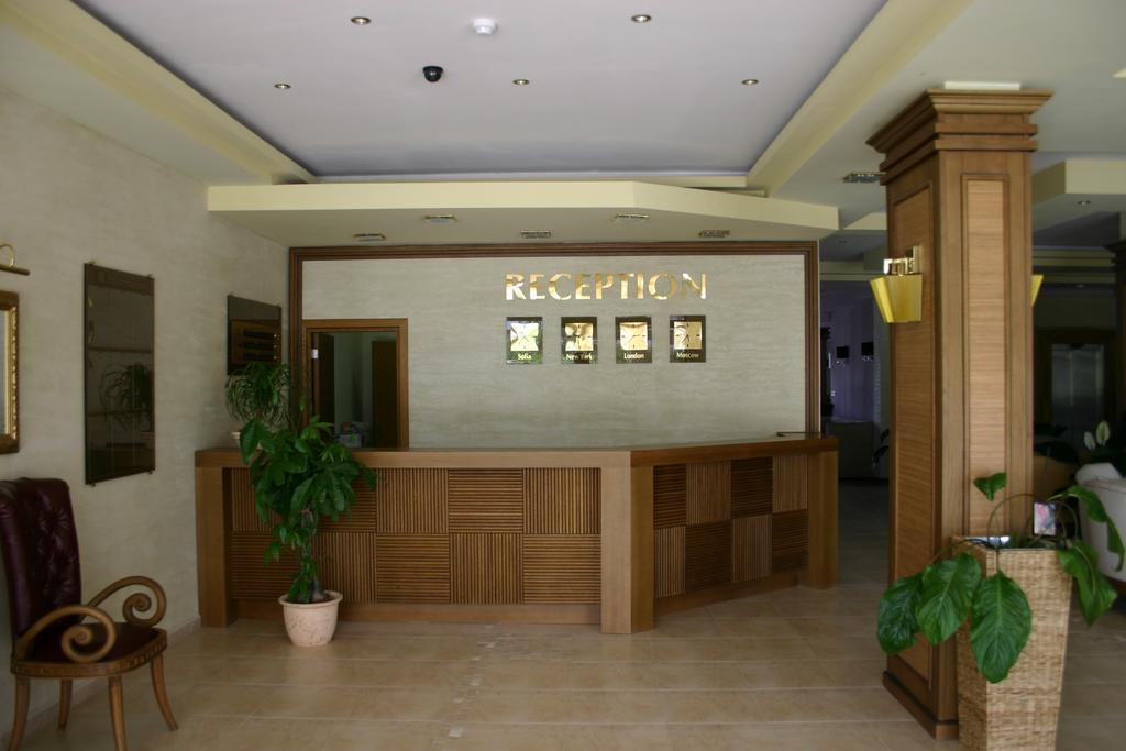 Aparthotel Regina Mare Tsarevo Exterior photo